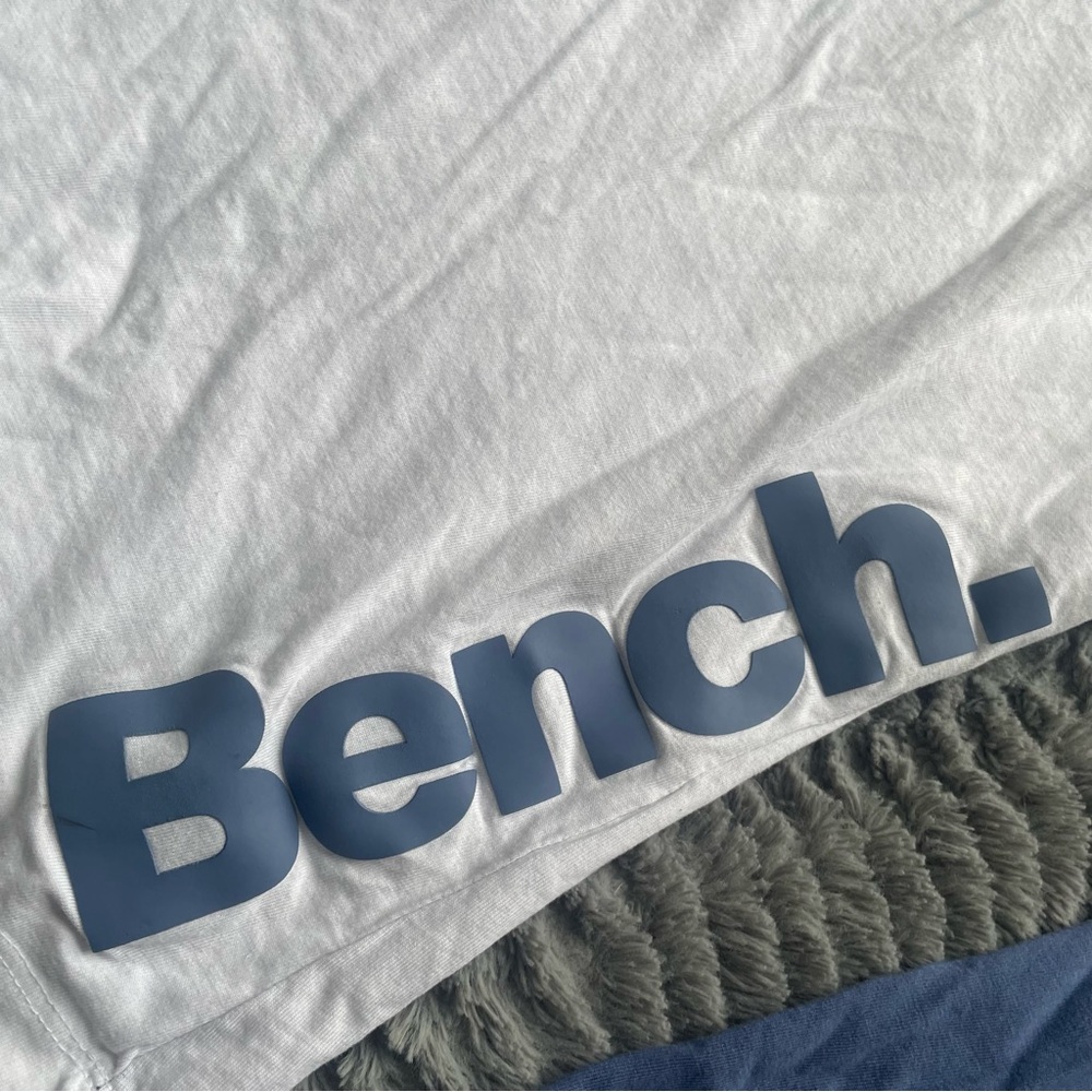 Bench Shirt - Picture 2 of 5